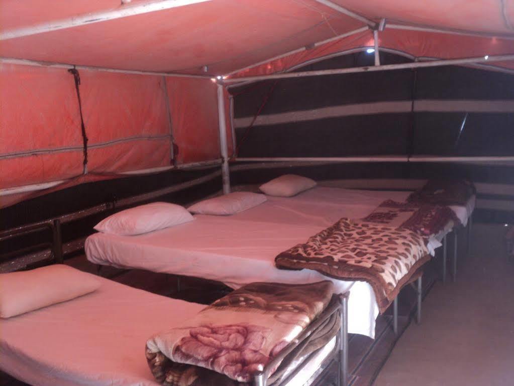 Salman Zwaidh Camp Hotel วาดิรัม ภายนอก รูปภาพ